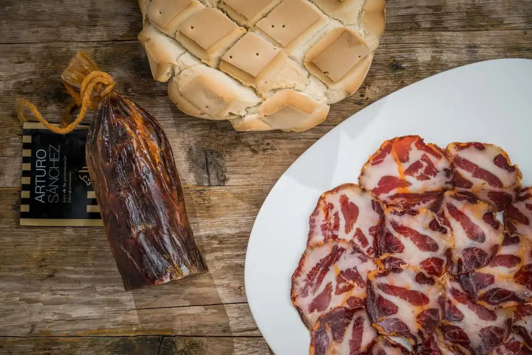 El proceso de elaboración de los productos ibéricos: secretos y tradiciones