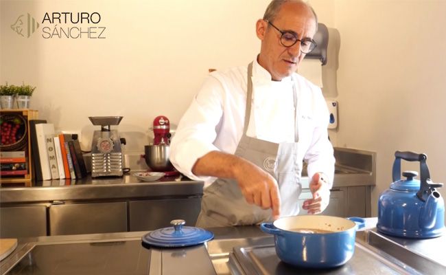 Consomé ibérico by Paco Pérez