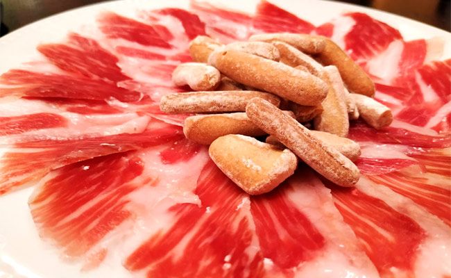 La Retasca, la taberna de siempre con producto Arturo Sánchez