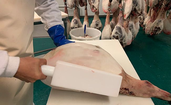 El perfilado del jamón y su forma en Arturo Sánchez