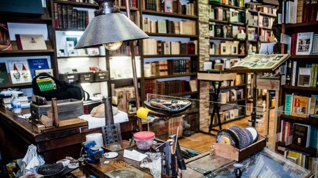 Planes en Salamanca: Librería - Joyería La Nave